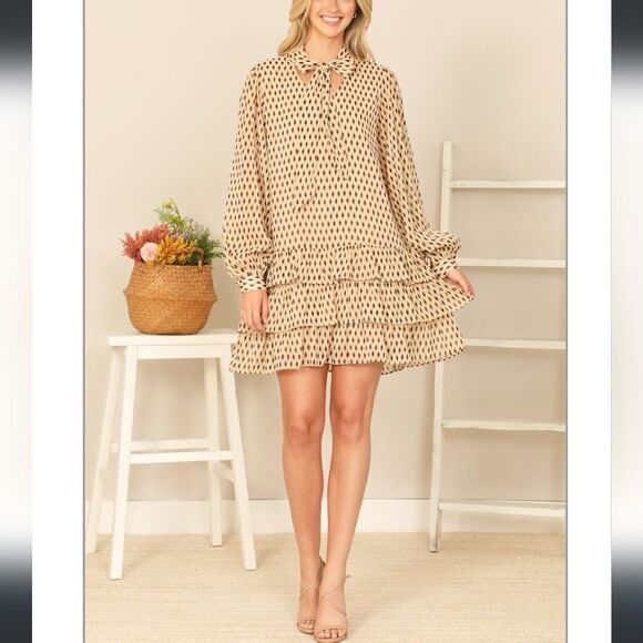 <<3/$30>> Chiffon Ruffled Dotted Mini Neutral Tan Gold - Picture 12 of 13